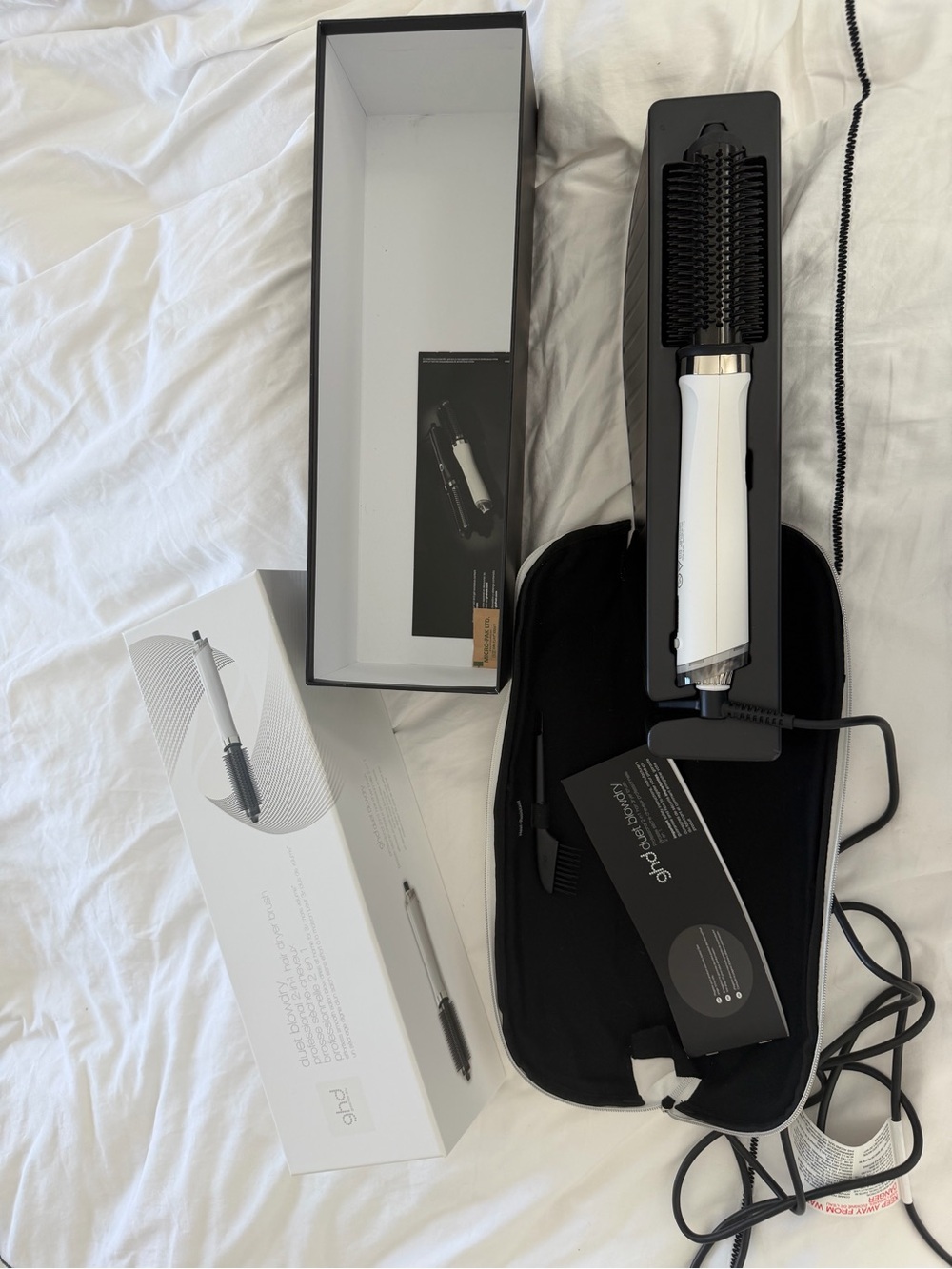 ghd White 2-in-1 Professional Styling Brush / Blow Dryer DUAL VOLTAGE for travel